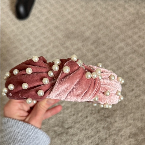Elegant Pink Velvet Headband with Pearls - Picture 2 of 3